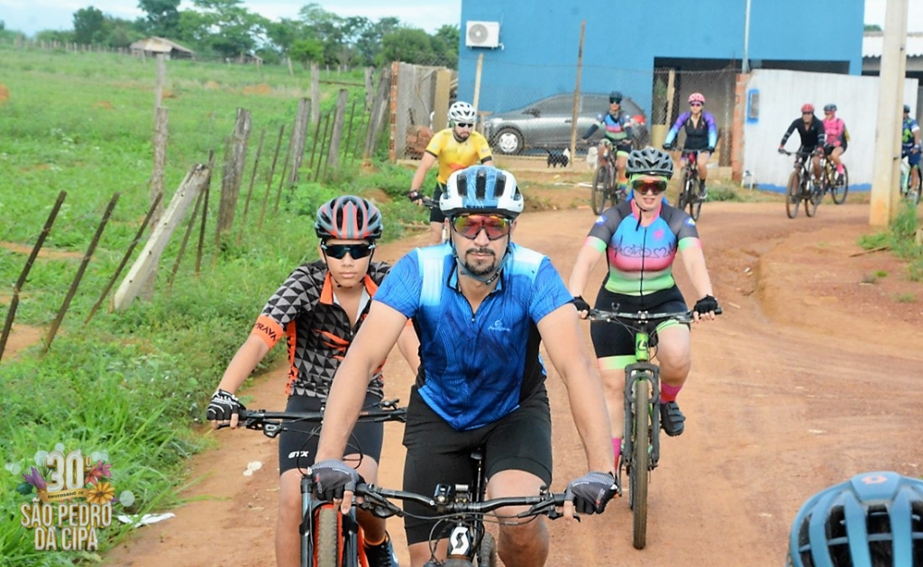 Ciclistas participam de pedal em comemoração ao aniversário de São Pedro da Cipa