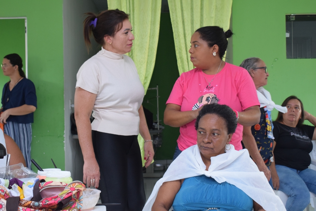 Secretaria de Assistência Social oferece Dia de Beleza em homenagem às Mulheres de São Pedro da Cipa